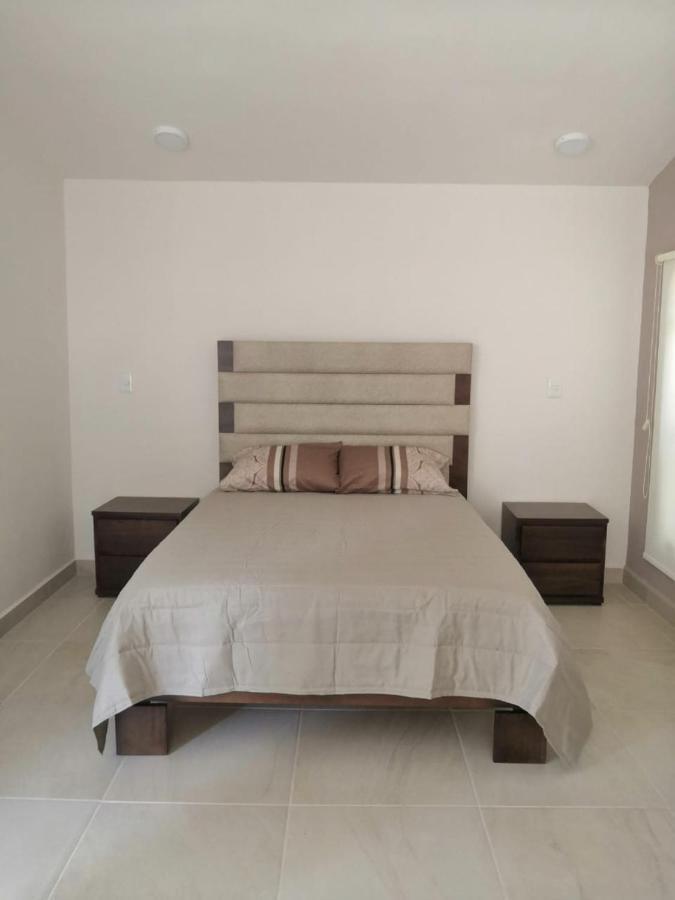 KIA - PESQUERIA - AEROPUERTO MONTERREY a Apartman Kültér fotó